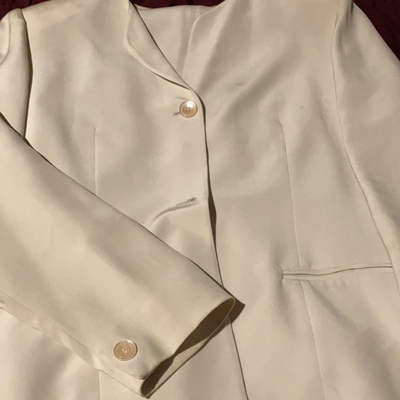 JONES NEW YORK 2-PIECE PANTS SUIT - Picture 3 of 5